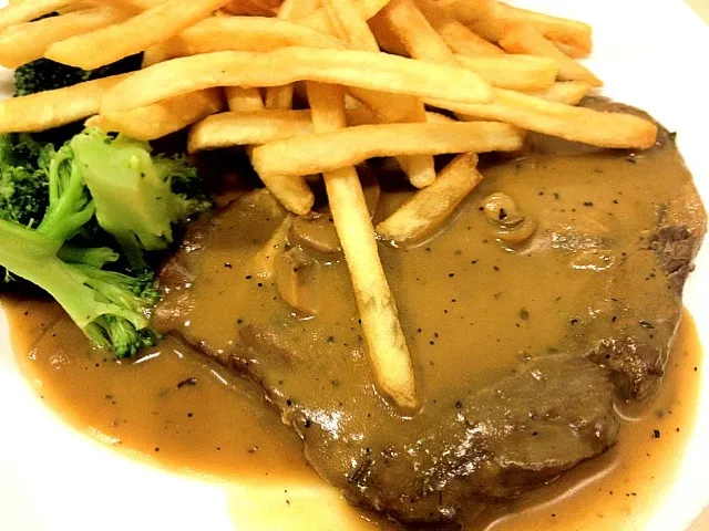 Ribeye steak combo meal|Nicholas Tayさん