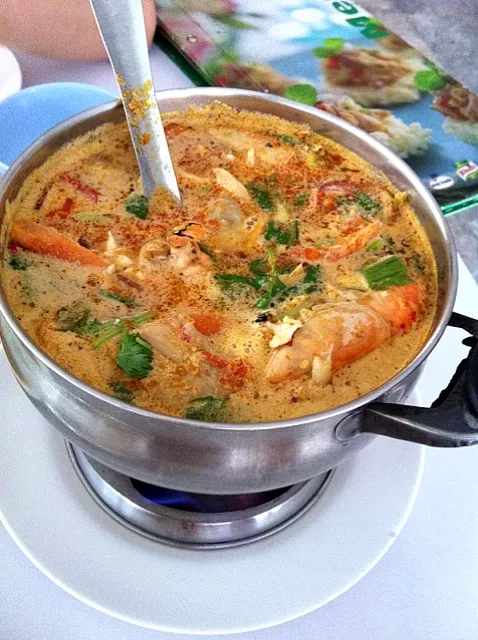 tom yum kung|Jongcharoenkarnさん