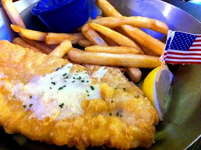 Fish n Chips w Cheese|Desmond Lamさん