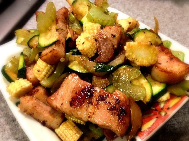 Thick cut bacon with baby corn, zucchini & celery|Junya Tanakaさん