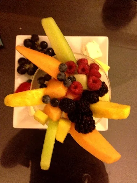 fruit and cheese plate|charlesさん