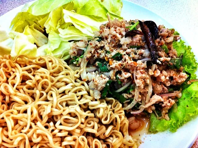 Larb Moo with Egg Noodled|OoHさん