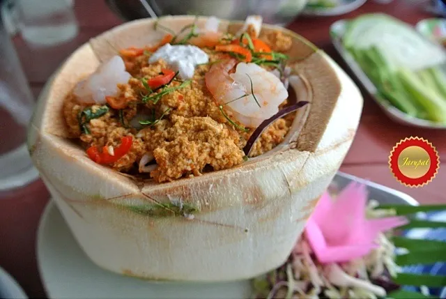 ห่อหมกทะเลในลูกมะพร้าว ホーモック Steamed seafood curry in coconut|BOJARUさん