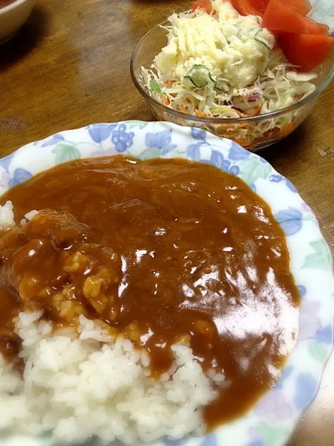 大盛りカレー＆トマトサラダ|Kojiさん