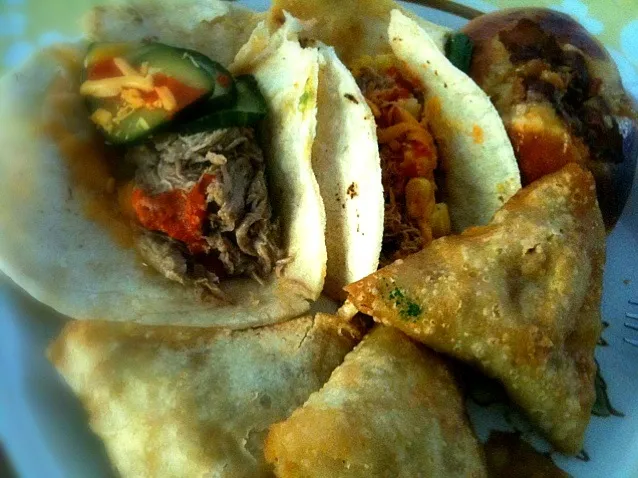 Hawaiian Tacos, Pork Bun & Samosas|Myraさん