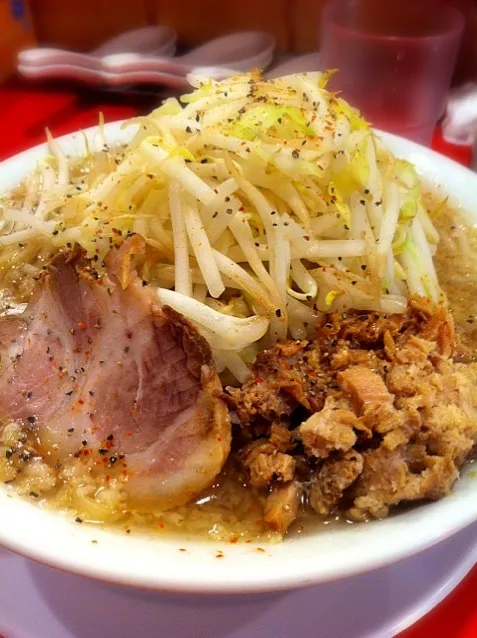 ごりまるラーメン。ランチ時間は野菜増しサービスって言うから、つい。|liccaさん