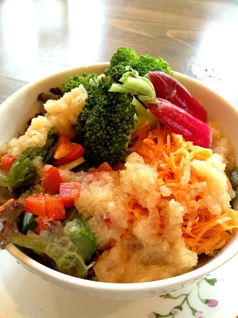 Snapdishの料理写真:mornin salad @ le petit nid|luigi occiさん