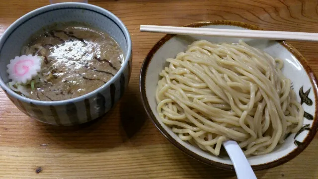 朧月のつけ麺は麺もさることながらスープが美味いことに再度気づかされた。つけ麺のみ三時で売りきれでした。|SATOSHI OOCHIさん