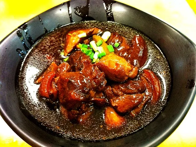 Thai Stewed Pork Leg with Five Spices [ka moo pa-lo]|stevenさん