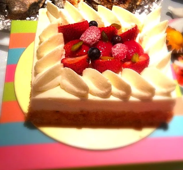 fruity peanut birthday cake! 26-06-12|ybtizan mackno-datuさん