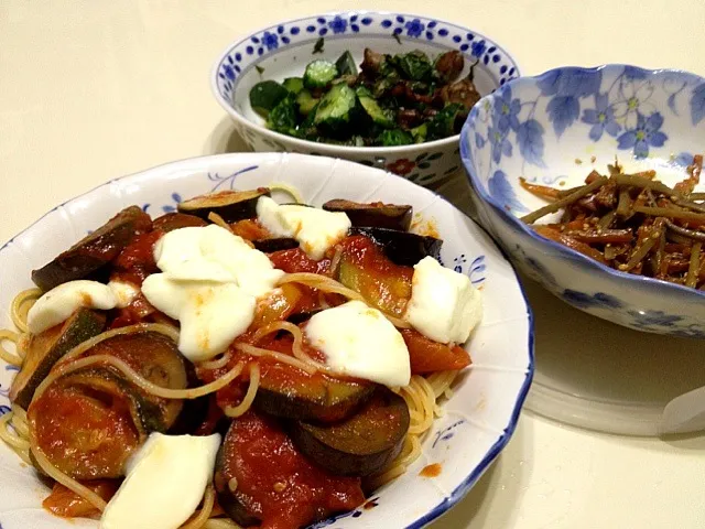 茄子とズッキーニ＆モッツァレラチーズのトマトソースパスタ|小澤  茂さん