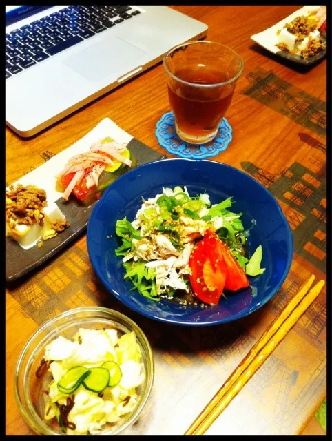 Snapdishの料理写真:柚子味こんにゃく麺、夏野菜の寒天寄せ、肉味噌冷奴、浅漬け|二宮みさきさん