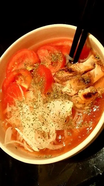 Snapdishの料理写真:トマトの冷麺|はちのすけさん