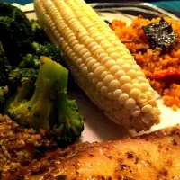 Snapdishの料理写真:seasoned talapia with steamed broccoli, corn on the cobb and whole wheat couscous with sun dried tomatoes|Tara Lynnさん