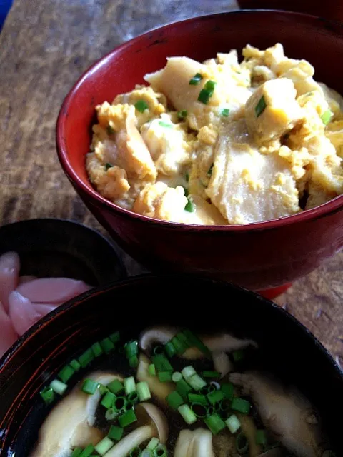 高野豆腐とお麩とお揚げさんの丼(カッピーさんのレシピより)|marimariさん