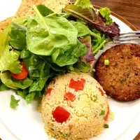 coos coos, salad & veggie patty|andreea torjescuさん