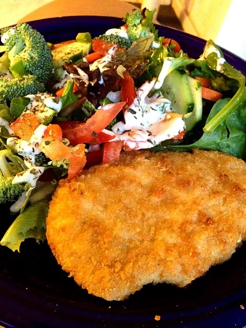 breaded fake chicken w melted gruyere, salad with yogurt ranch|andreea torjescuさん