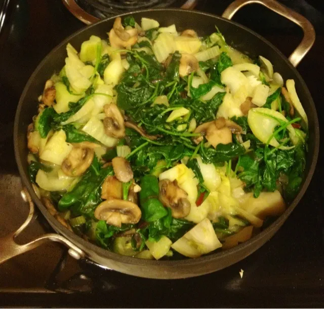 spinach, mushroom, tofu and fennel stir fry|Danaさん