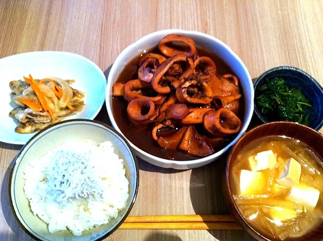 夕飯 スルメイカの肝煮、小アジの南蛮漬、モロヘイヤお浸し、大根お味噌汁、しらすごはん|きむらゆりかさん