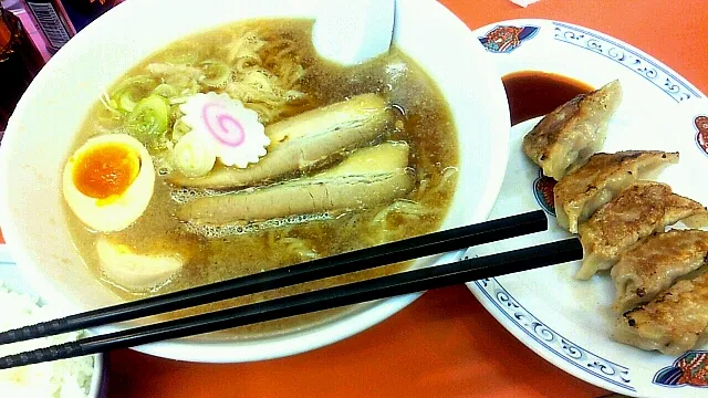 飛梅 醤油ラーメン|佐久間里奈さん