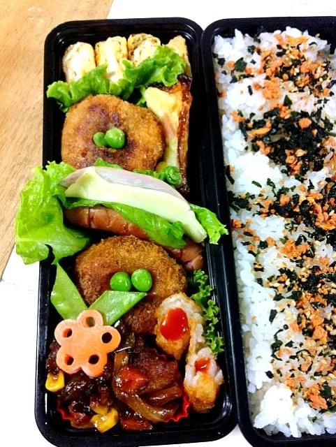 息子のお弁当  コロッケ弁当 きんぴらコロッケ、酢豚、竹輪マヨチーズ焼き、ウインナードック、卵焼き|hanayakさん