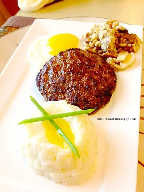 Breakfast Sausage, Grits, Eggs and Dried Nuts and Fruits❤|Taste-New Americanさん