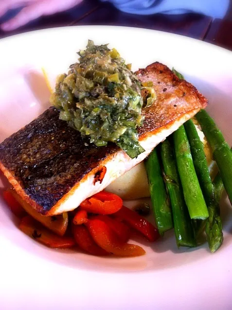 Snapdishの料理写真:atlantic salmon with grilled seasonal vegetables & mashed potatos|Tinky 🍒さん