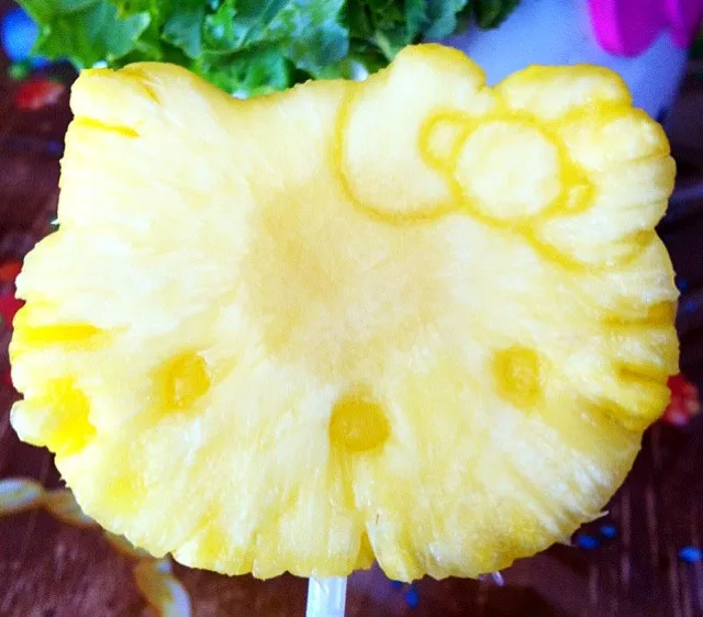 Hello Kitty Pineapple|iLovetocook and try new foodsさん