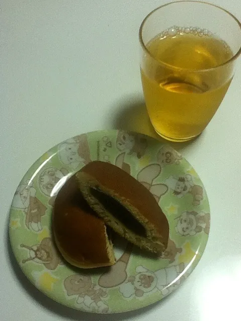 dorayaki and green tea|beauxjoさん