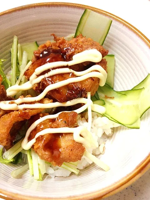 Snapdishの料理写真:唐揚げ丼|スカポンタスさん