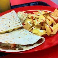 Cheesy Beef Quesadilla and nachos with cream cheese|Calvin Gohさん