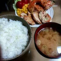 Snapdishの料理写真:バジルチキンとサーモン胡椒焼き|ゆうすけさん