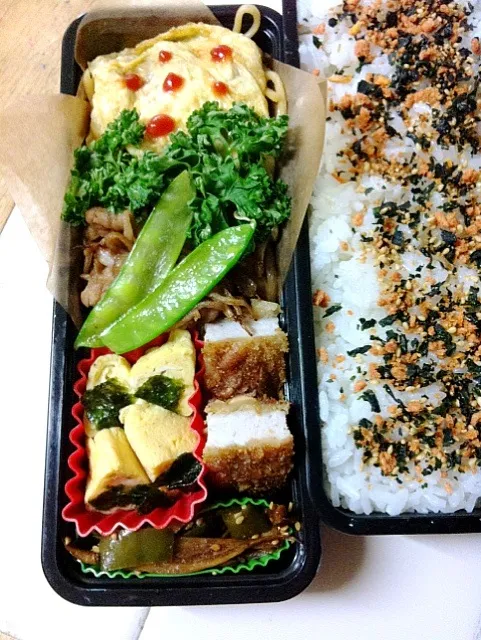 息子くん弁当 オムそば、野菜炒め、おにぎり卵焼き、|hanayakさん