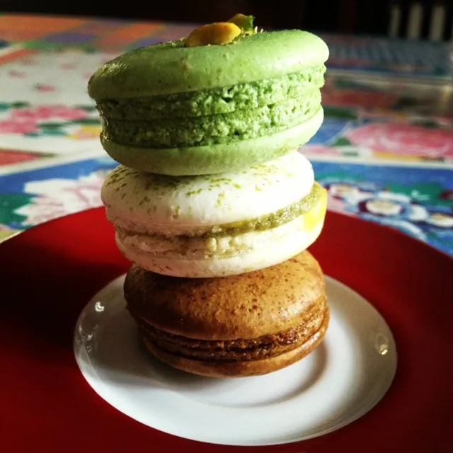 Pistachio, Green tea, Caramel macaron|Prae~*さん