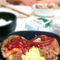 Snapdishの料理写真:7/11 ハンバーグ|真冬さん