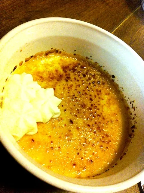 Snapdishの料理写真:creme brulee|Victoria Salaskyさん