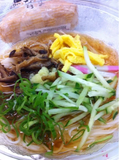 コンビニそうめん。揖保乃糸ですのよ。|りっちょさん