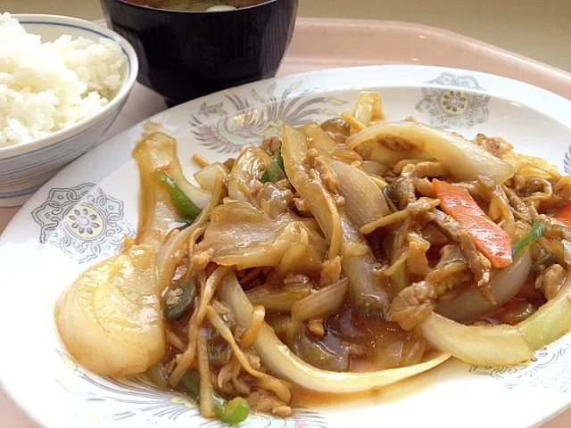 Snapdishの料理写真:今日の社食は豚肉とザーサイの野菜炒め定食。440円。|ルーア・ブランカさん