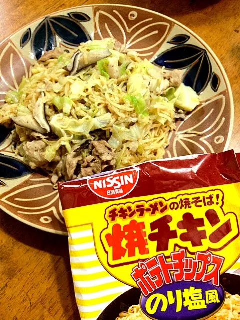 Snapdishの料理写真:チキンラーメンの焼きそば|まゆさんさん