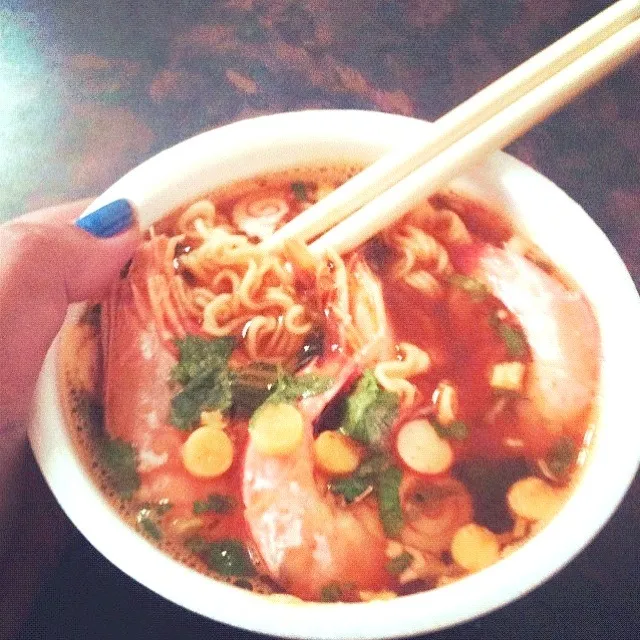 noodle prawn chilli corriander soup😜|WHATYOUSEEISWHATYOUGET💋😜さん