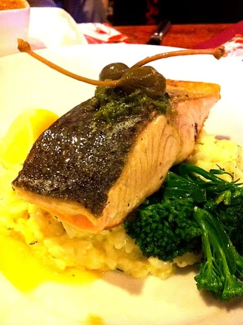 Snapdishの料理写真:grilled salmon with risotto ~ perfect!|Tinky 🍒さん