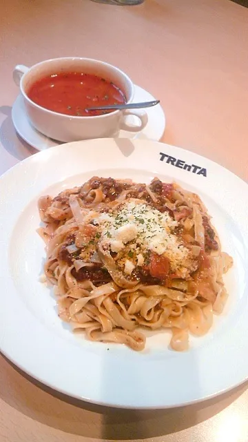 昨日お姉ちゃんと夜にトレンタ行ってきた(゜ωωω゜)！生パスタ最高過ぎて乾麺食べられないw|柚香さん