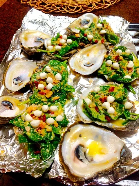 Raw Oysters with Spinach, Bacon and Cheese|Taste-New Americanさん