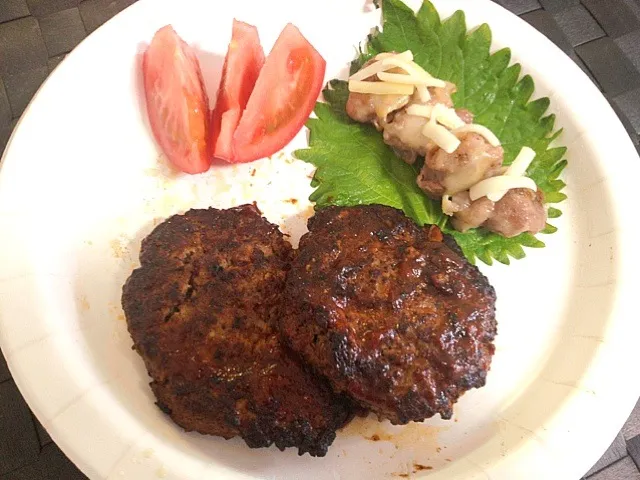 ハンバーグと豚のチキン焼き|momoさん