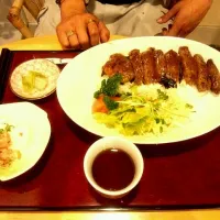 Snapdishの料理写真:ステーキ丼|やたがい　ゆうりさん