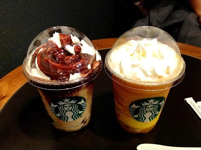 Snapdishの料理写真:(左)コーヒージェリーフラペチーノ|ももさん