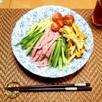 Snapdishの料理写真:冷しラーメン|東大生ご飯さん