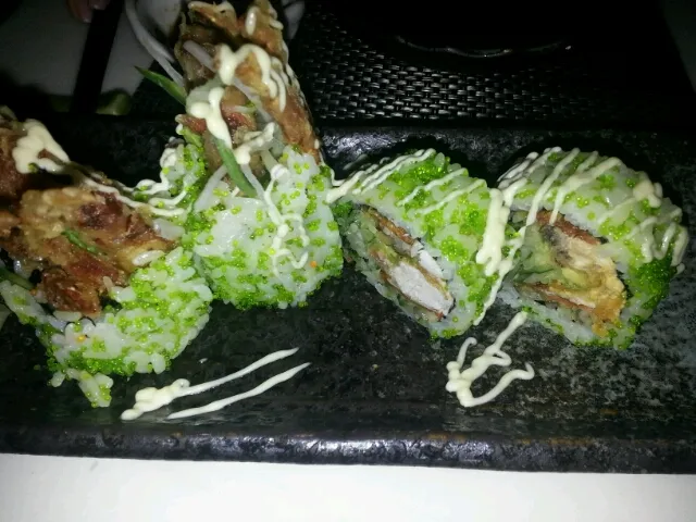 Snapdishの料理写真:Soft Crab Sushi Roll with Sea Weed|Yipさん