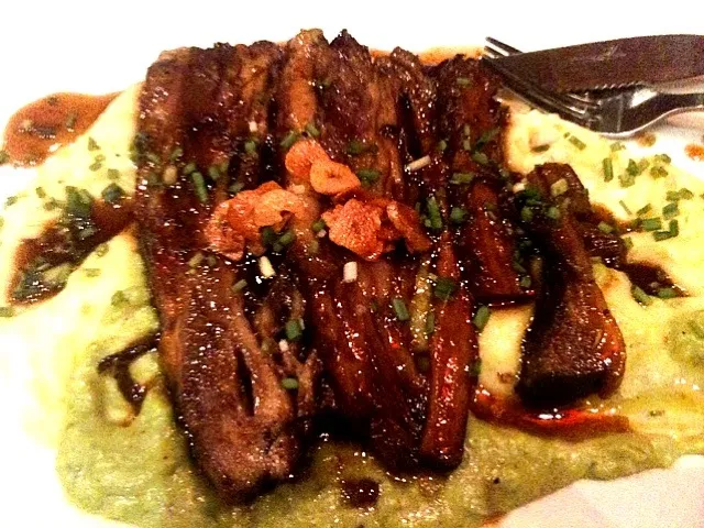 Braised Beef Brisket, Mashed Potato, Crushed Peas & a Pedro Ximenez Reduction|Ron Cortadoさん