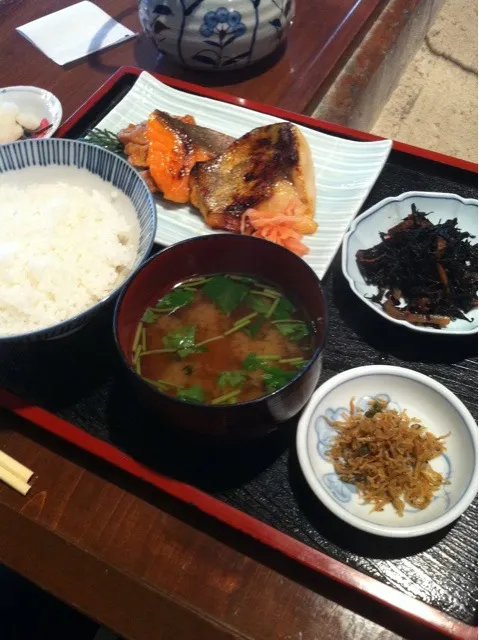 定食|まちおさん